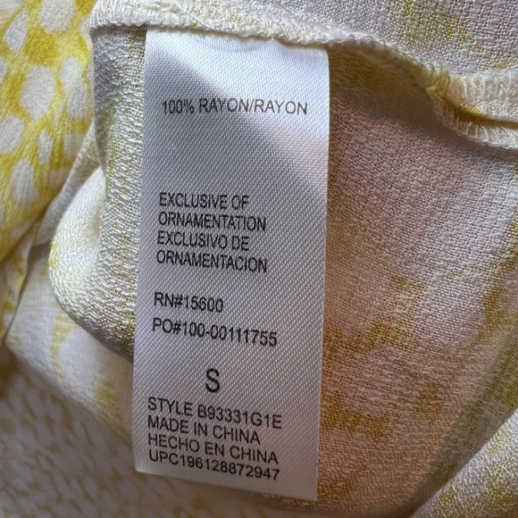 Democracy Women's Pintuck Blouse Yellow White Dots 3/4 Sleeves Split Neck  Small - Picture 13 of 13